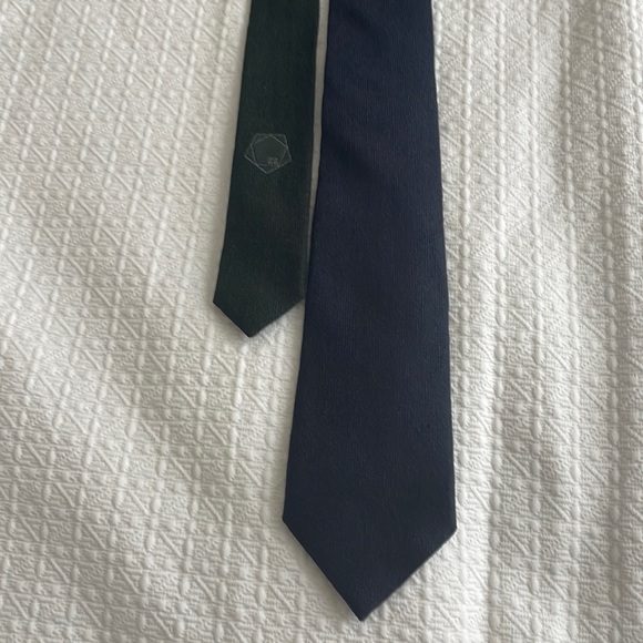 Cravate Versa 100% Soie Bleu Marine - Occasion Très Bon état, Longueur Classique, Fabrication Chinoise